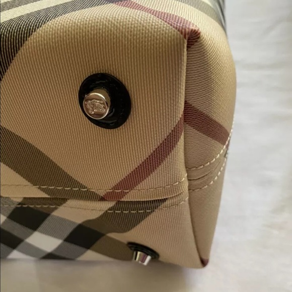 BNWT Authentic Burberry tote bag. - Picture 3 of 10